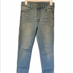 AEO Light Wash Jeans